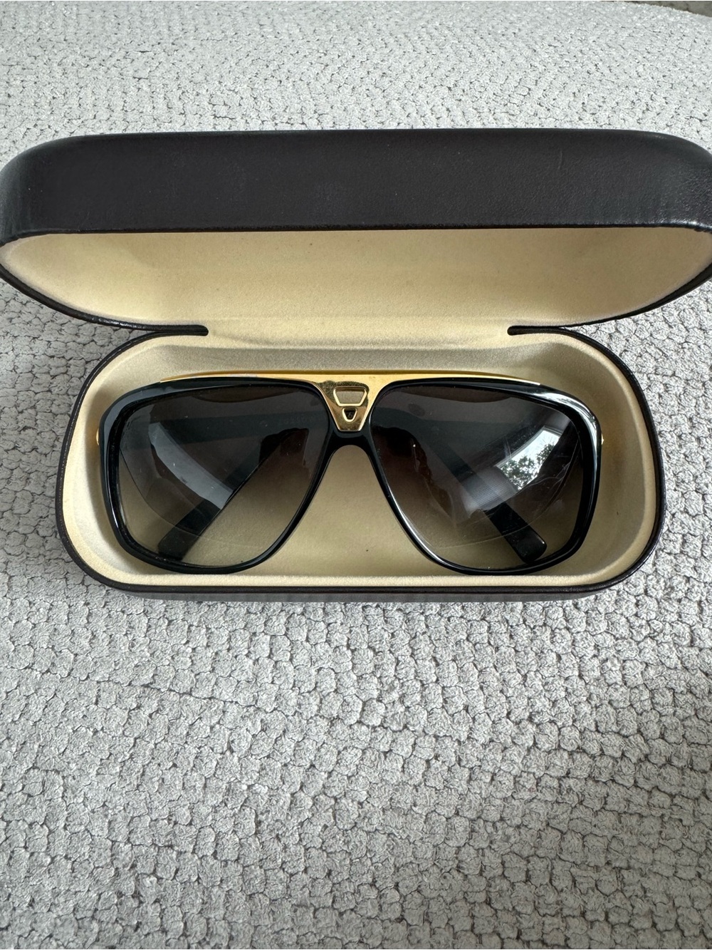 real Louis Vuitton Evidence Millionaire Sunglasses Z0350W model